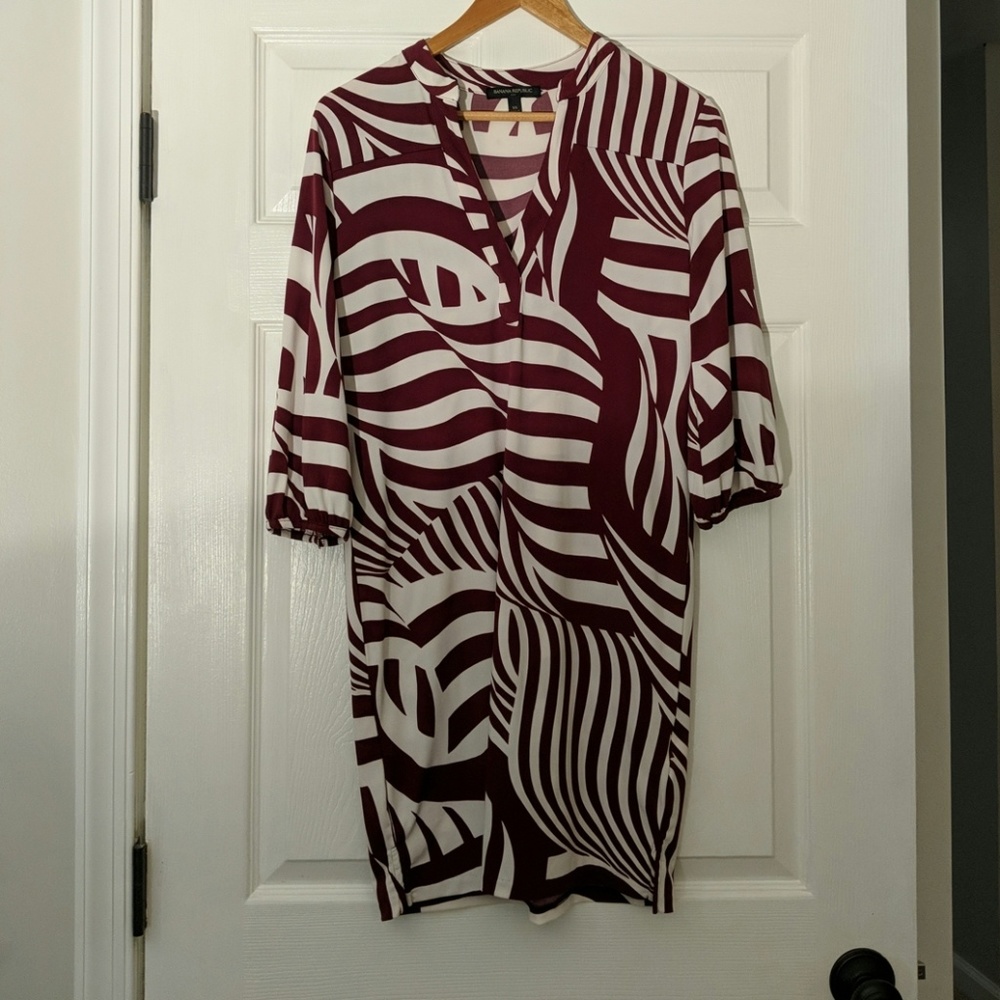 Banana republic burgundy and white dress